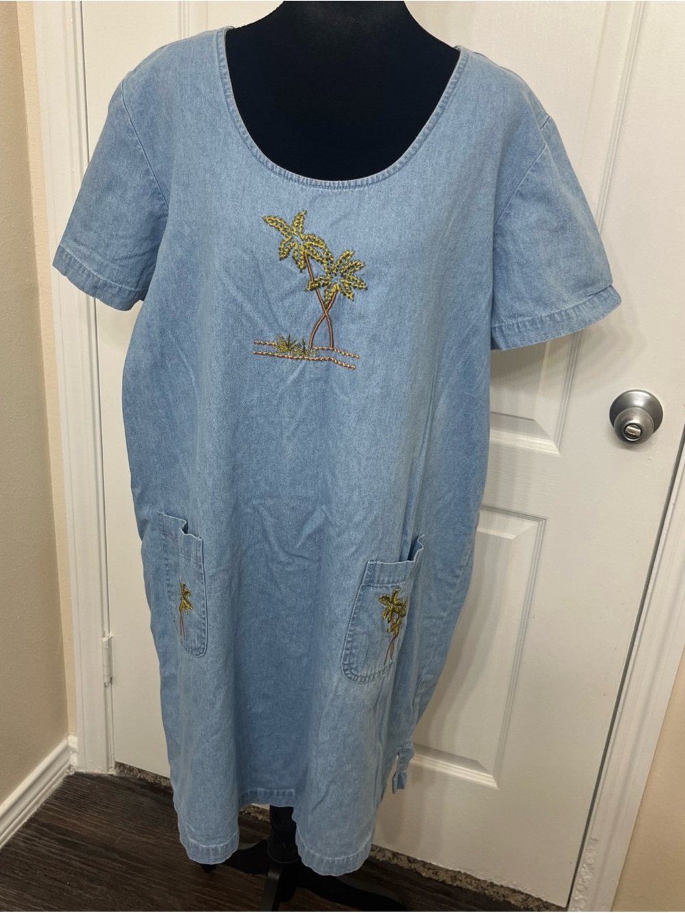 Vtg Blue J. Dress Womens XL Blue Denim Shift Palm Tree Embroidered Pockets Beach